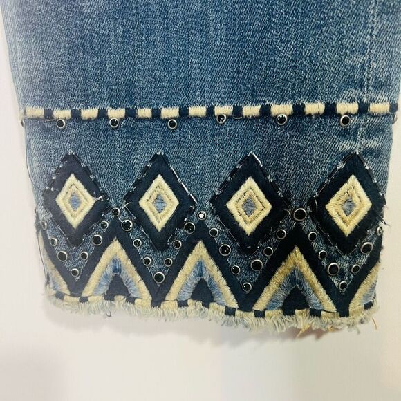 Driftwood Collette Jeans Raw Hem Embroidered Studs Sz W26, L26 - Picture 8 of 9